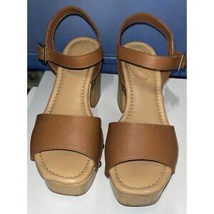 Universal Threads Platform Sandals Size 6 Shoes Excellent- Brown With Silver